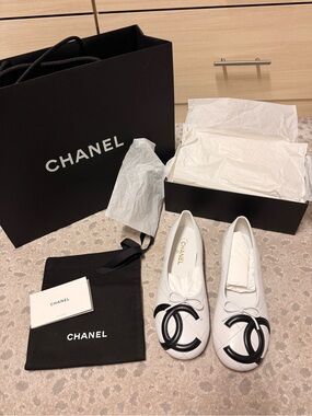 Chanel Rue Cambon Flat size 41 NWT full set